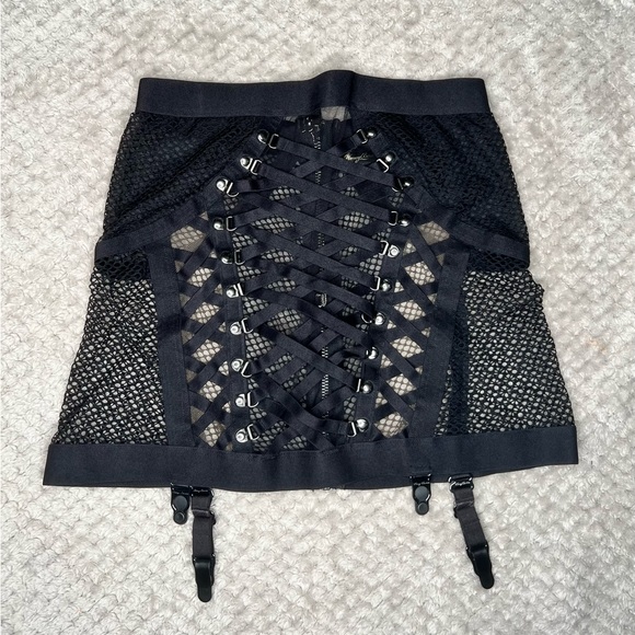 ***SOLD*** 🖤⚔️📸 Honey Birdette Courtney Suspender Skirt 📸⚔️🖤 Size Small (S) - Picture 10 of 16